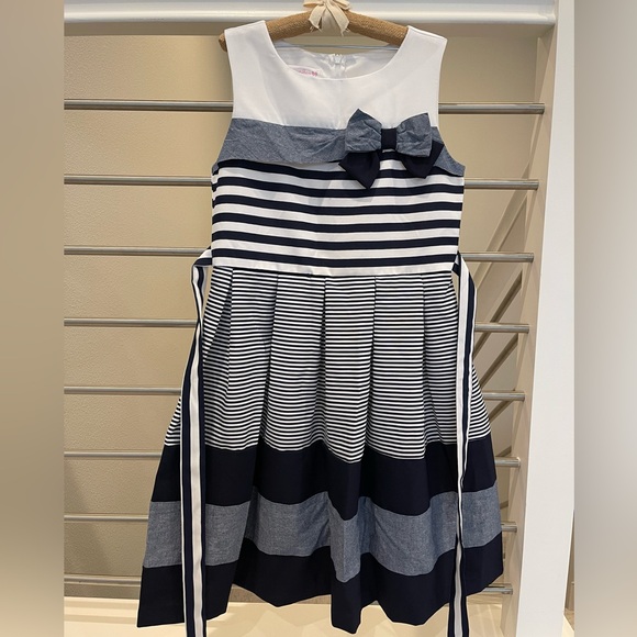 Spring dress - Picture 3 of 5